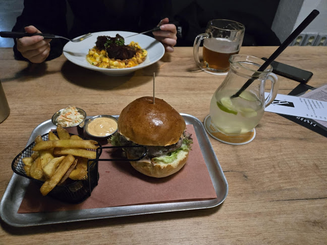 Opinii despre PARODIE - pivní restaurant în Brno - Gastronomie a pohostinství