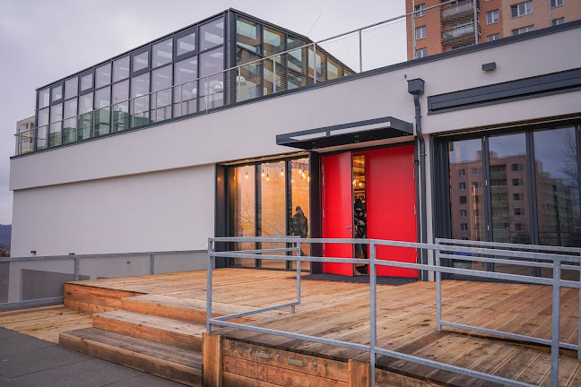 Opinii despre Coffee Trail Garden în Brno - Gastronomie a pohostinství