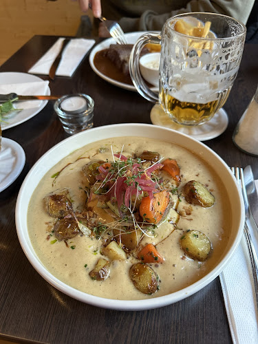 Vratislavova 28/12, 128 00 Praha 2