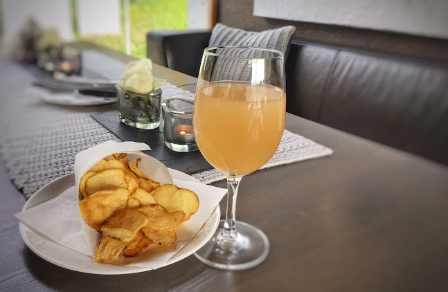 Opinii despre Restaurace Na koupališti în Zlín - Gastronomie a pohostinství