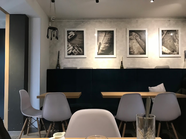 Hradecká 1172/3, 500 03 Hradec Králové 3