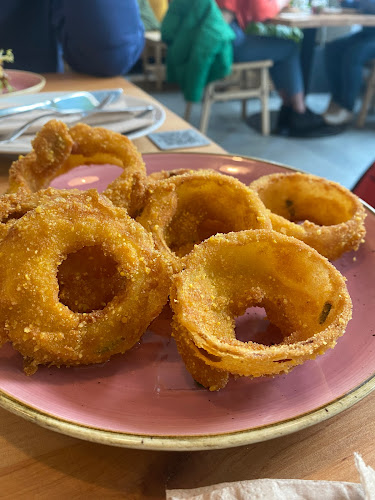 CHUTNEJ vegan kitchen & café