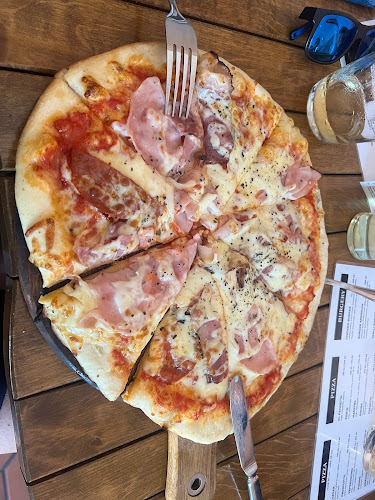 Opinii despre Pizzaburger Na truc în Terezín - Gastronomie a pohostinství