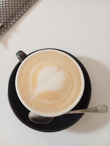 Opinii despre Pilot Cafe Letná în Praha - Gastronomie a pohostinství