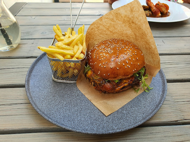 Opinii despre Žíznivej kozel în Klatovy - Gastronomie a pohostinství