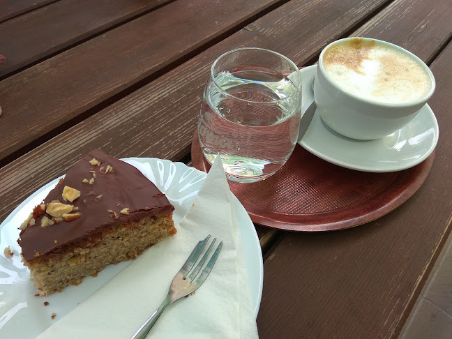 Komunitní centrum a kavárna MEZI DOMY - Praha