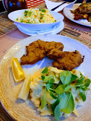 Opinii despre Pivovar U Tří růží în Staré Město - Gastronomie a pohostinství