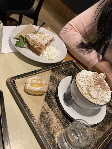 Opinii despre Kavárna Klafé în Brno - Gastronomie a pohostinství