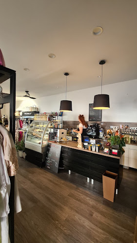 Opinii despre PICCADILLY STORE & CAFFE în Brno - Gastronomie a pohostinství