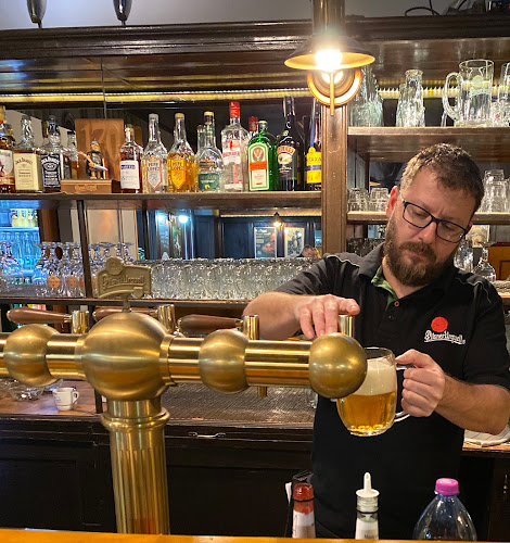 Strossmayerovo nám. 2, 170 00 Praha 7-Holešovice