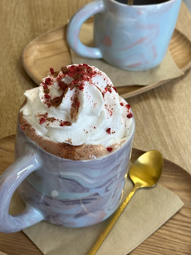 Prvního pluku 144/14, 186 00 Karlín