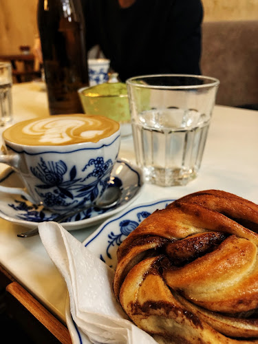 Veletržní 839/49, 170 00 Praha 7-Holešovice