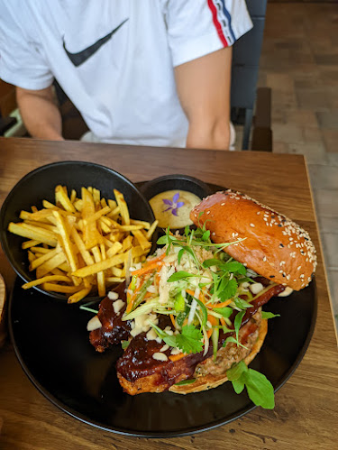 Fully Belly - Bistro * Bar * Tapas & Food Truck - Předměstí