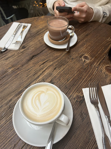 Opinii despre Cathedral Café în Staré Město - Gastronomie a pohostinství