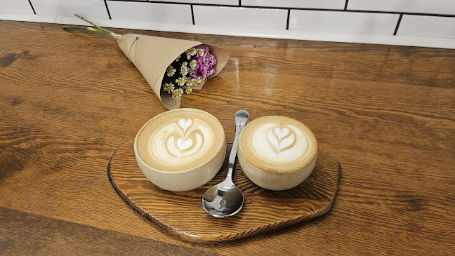 Opinii despre Jedno Kafe în Staré Město - Gastronomie a pohostinství