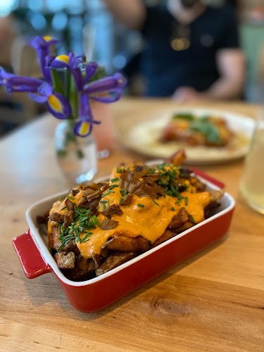 Opinii despre CHUTNEJ vegan kitchen & café în Praha - Gastronomie a pohostinství