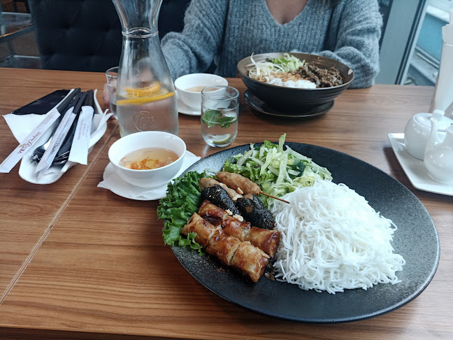 Viet Palace - Gastronomie a pohostinství
