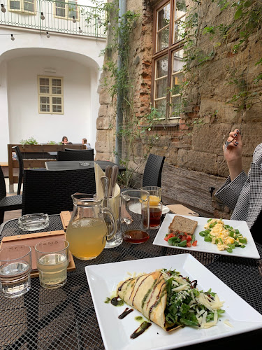 Schovaná Kavárna - Gastronomie a pohostinství