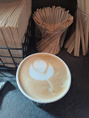 Opinii despre The Miners Coffee Churchill în Praha - Gastronomie a pohostinství