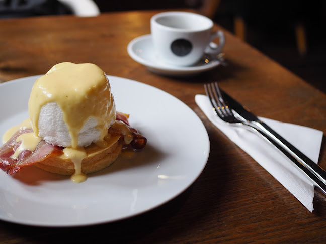 Opinii despre Kavárna co hledá jméno în Praha - Gastronomie a pohostinství