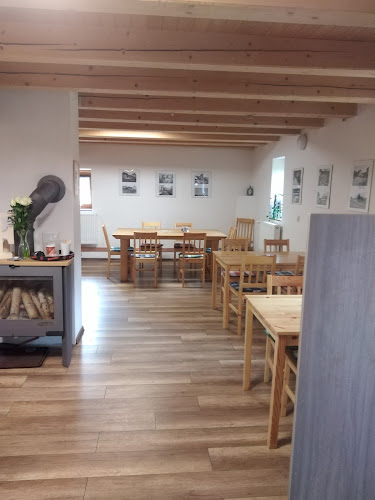 Opinii despre Káva jen tak în Karlovy Vary - Gastronomie a pohostinství