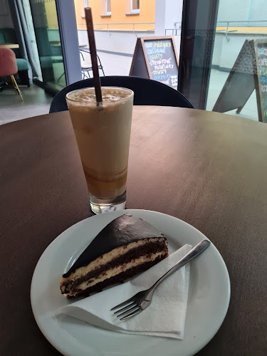 Pink Emely Cafe - Gastronomie a pohostinství