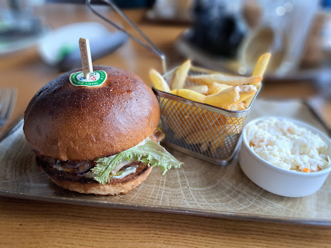 Opinii despre Restaurace a penzion Pod Lípami în Metylovice - Gastronomie a pohostinství