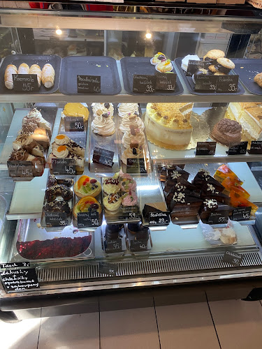 Opinii despre Kavárna & Cukrárna VLOČKA în Frýdlant - Gastronomie a pohostinství