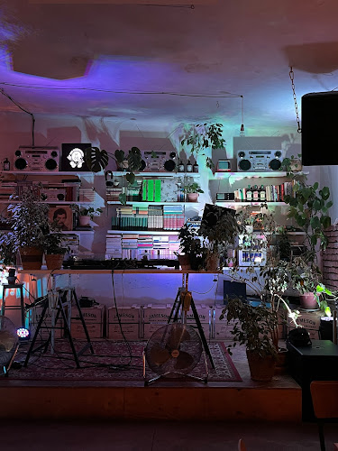 Comentarii opinii despre MōōVEMENT