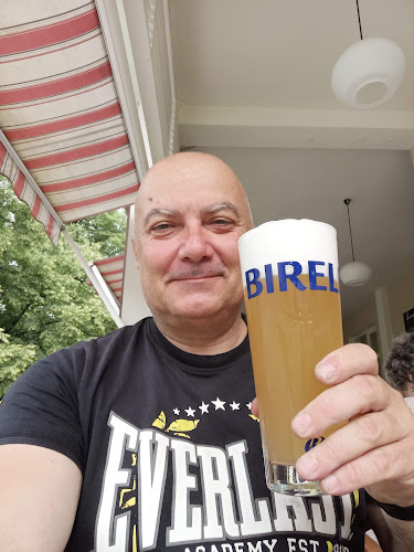 Divadelní restaurace a kavárna Luhačovice - Gastronomie a pohostinství