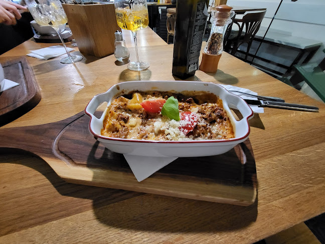 Jean Paul's Restaurant Běhounská - Gastronomie a pohostinství