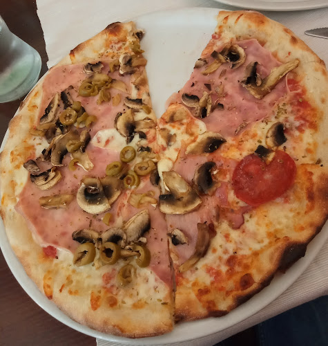 Opinii despre Pizzeria Aria în Karlín - Gastronomie a pohostinství