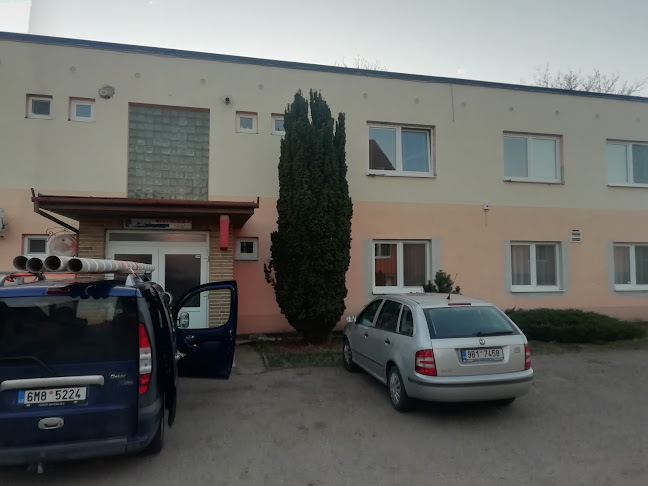 Opinii despre Restaurace Suez în Vracov - Gastronomie a pohostinství