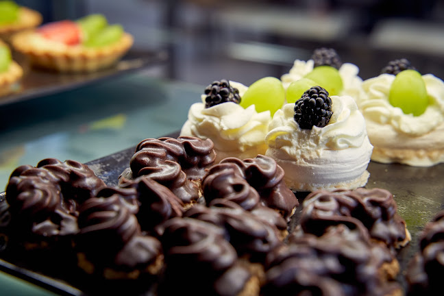 Comentarii opinii despre Petrof Café