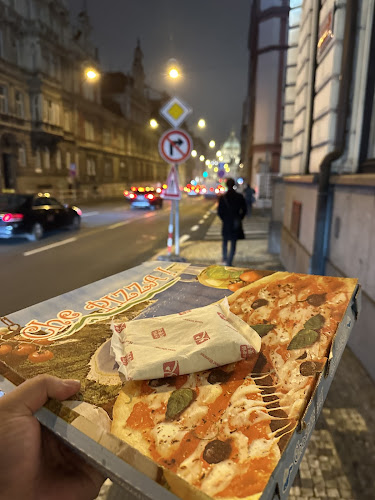 Opinii despre Johnny Pizza Bistro (Takeaway) în Nové Město - Gastronomie a pohostinství
