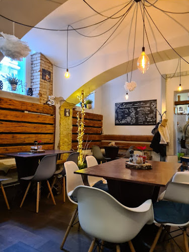 Opinii despre Coffee bar Meet Me în Brno - Gastronomie a pohostinství