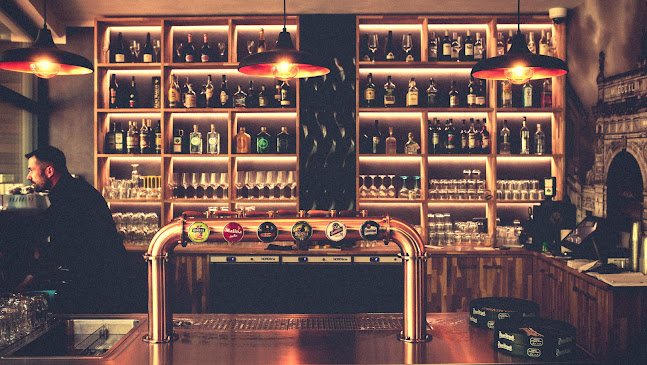 Opinii despre Měcholupský park în Praha - Gastronomie a pohostinství