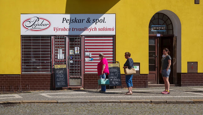 PEJSKAR & spol., spol. s r.o. - prodejna uzenin Police nad Metují