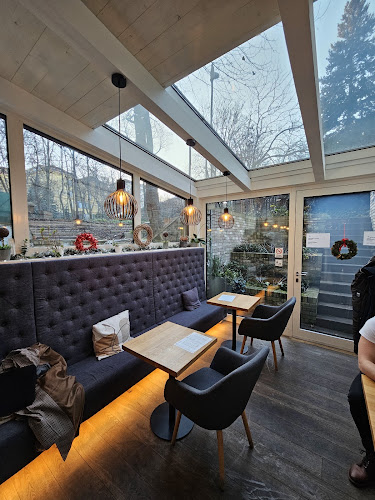 Opinii despre Café v zahradě în Praha - Gastronomie a pohostinství