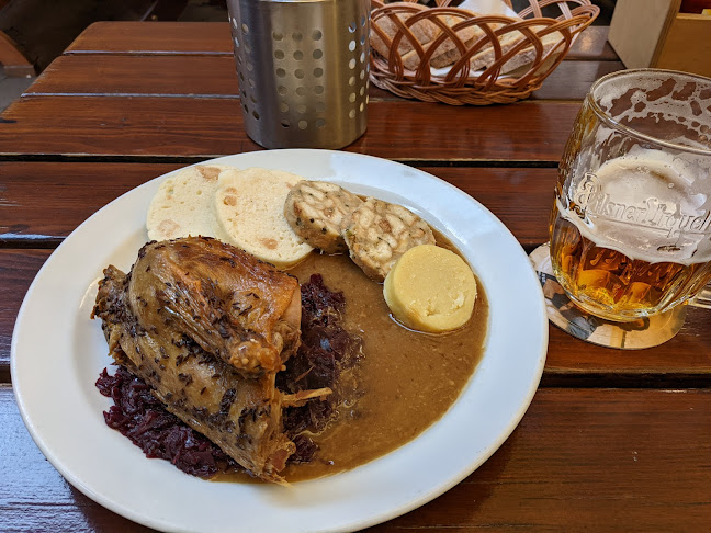 Opinii despre Malostranská pivnice în Malá Strana - Gastronomie a pohostinství