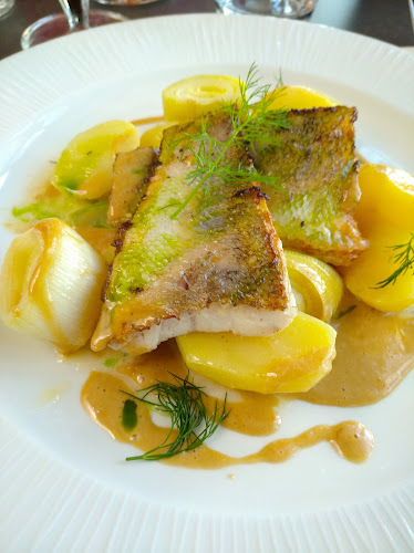 Tančící dům - Ginger & Fred Restaurant - Nové Město