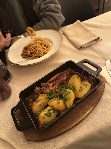 Opinii despre Mediterranean Restaurant & Bistro Antonio Sandev în Staré Město - Gastronomie a pohostinství