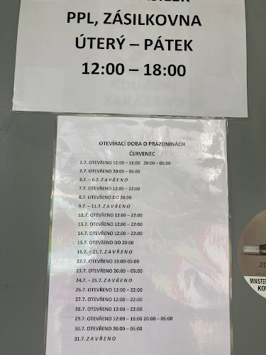 Opinii despre Music bar Bourák în Praha - Gastronomie a pohostinství