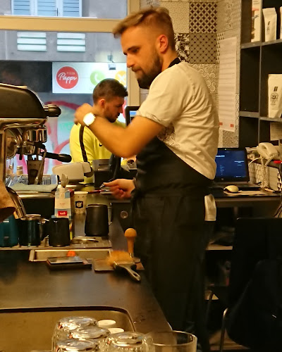 Opinii despre Gill's Coffee Espresso Bar în Brno - Gastronomie a pohostinství