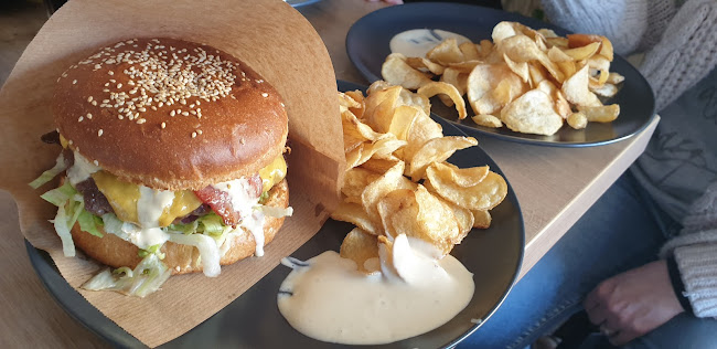 Comentarii opinii despre Snackdog Bistro