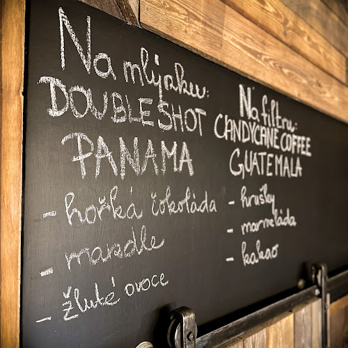 Opinii despre Škvorecký Café în Náchod - Gastronomie a pohostinství