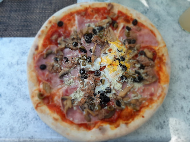 Opinii despre Restaurant Caffe Pizzeria Santa Maria în Hradec Králové - Gastronomie a pohostinství