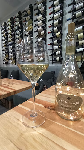 Víno C´est La Vie (vinný bar a vinotéka) - Praha