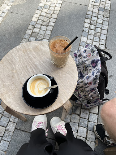 Comentarii opinii despre Coffee Cube Black