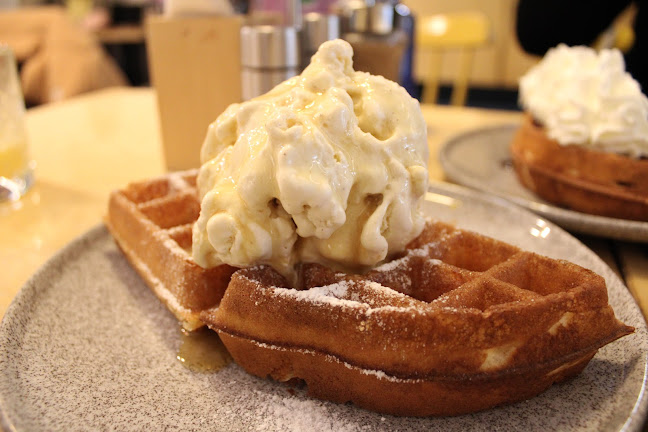 Coffee & Waffles / Snídaně v Praze - Gastronomie a pohostinství